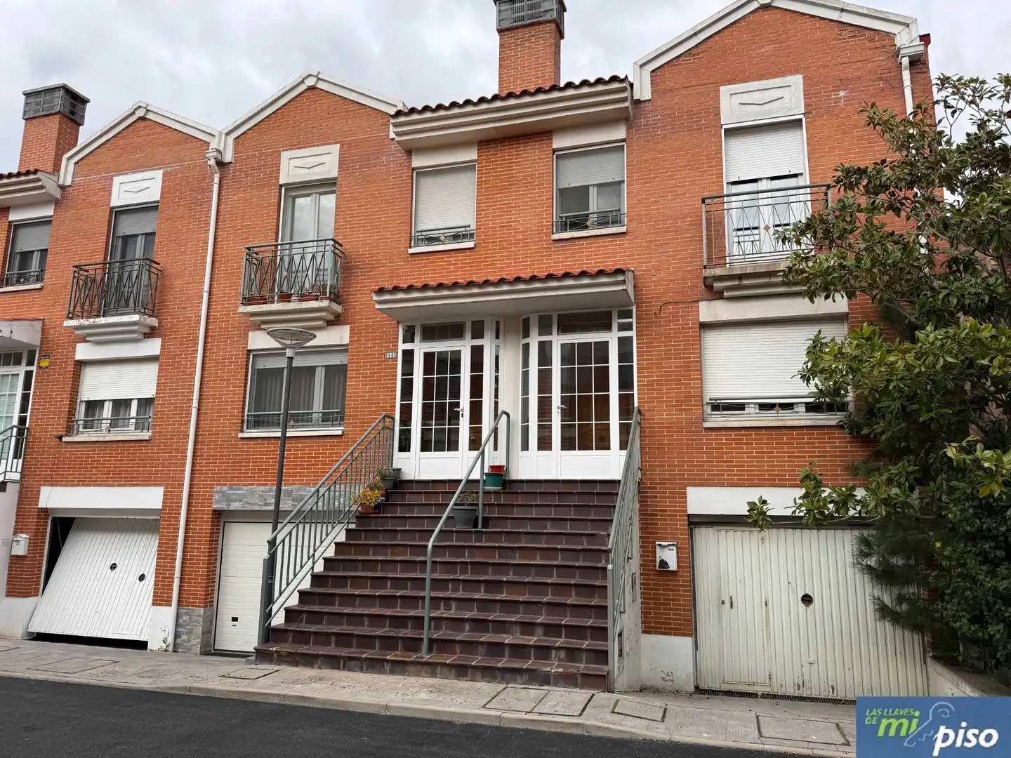 Vista exterior de Casa o chalet en venta en Cigales con Calefacción, Jardín privado y Parquet