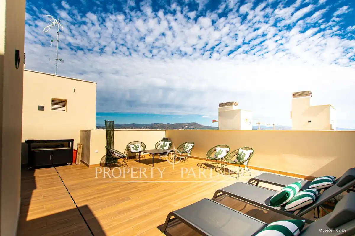 Terraza de Dúplex en venta en El Puig de Santa Maria con Aire acondicionado, Calefacción y Jardín privado