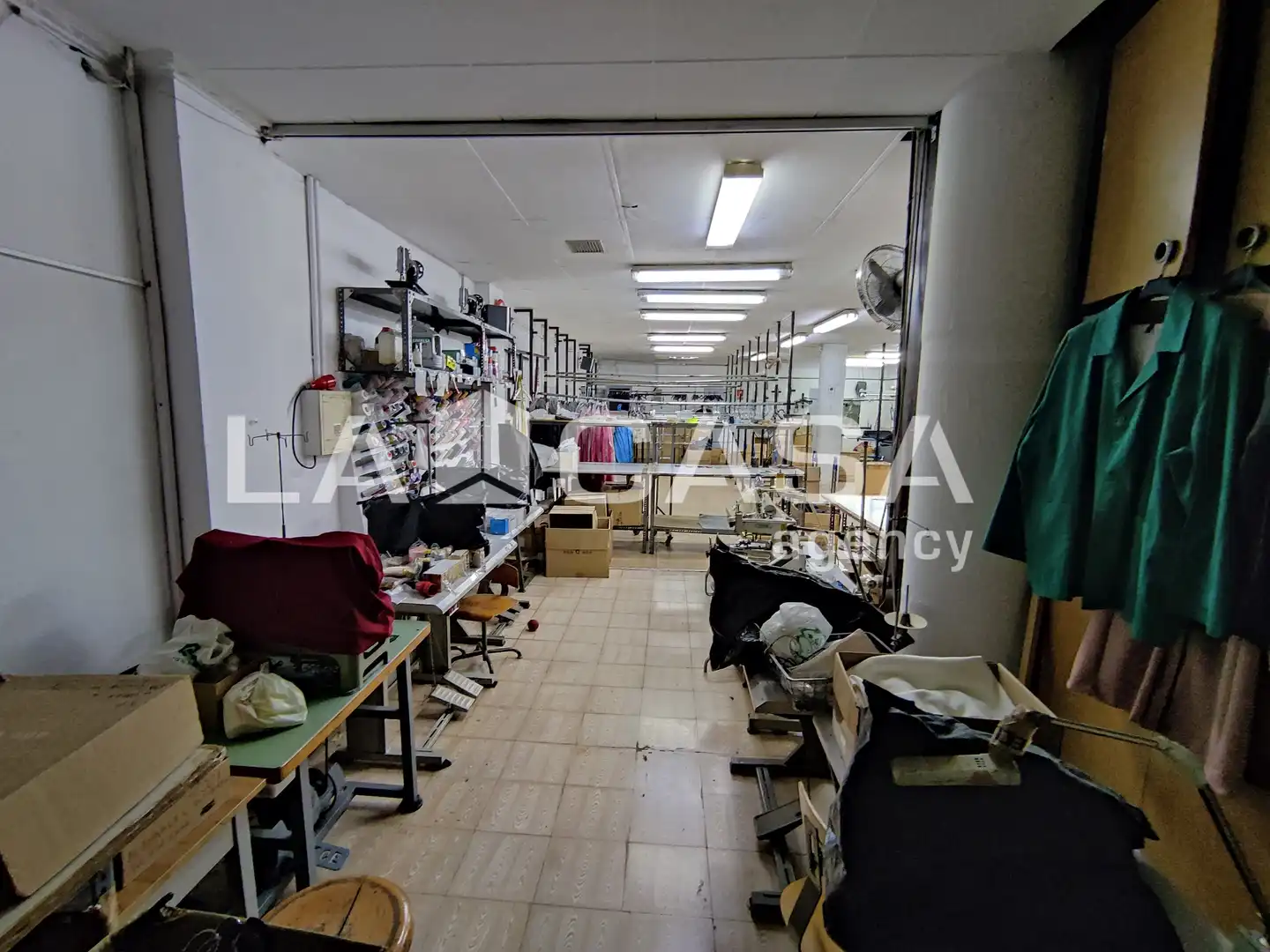 Local comercial en venda a Can Mariner, imagen 17