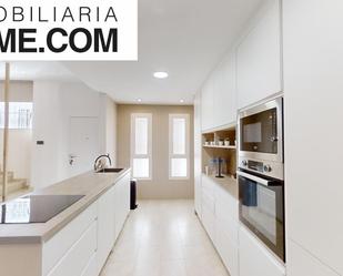 Kitchen of Flat for sale in Benalmádena  with Air Conditioner and Parquet flooring