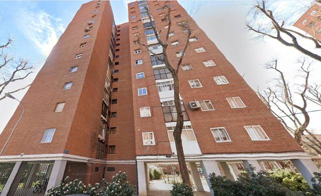 Piso en Venta en Calle de Lillo en Los Ángeles