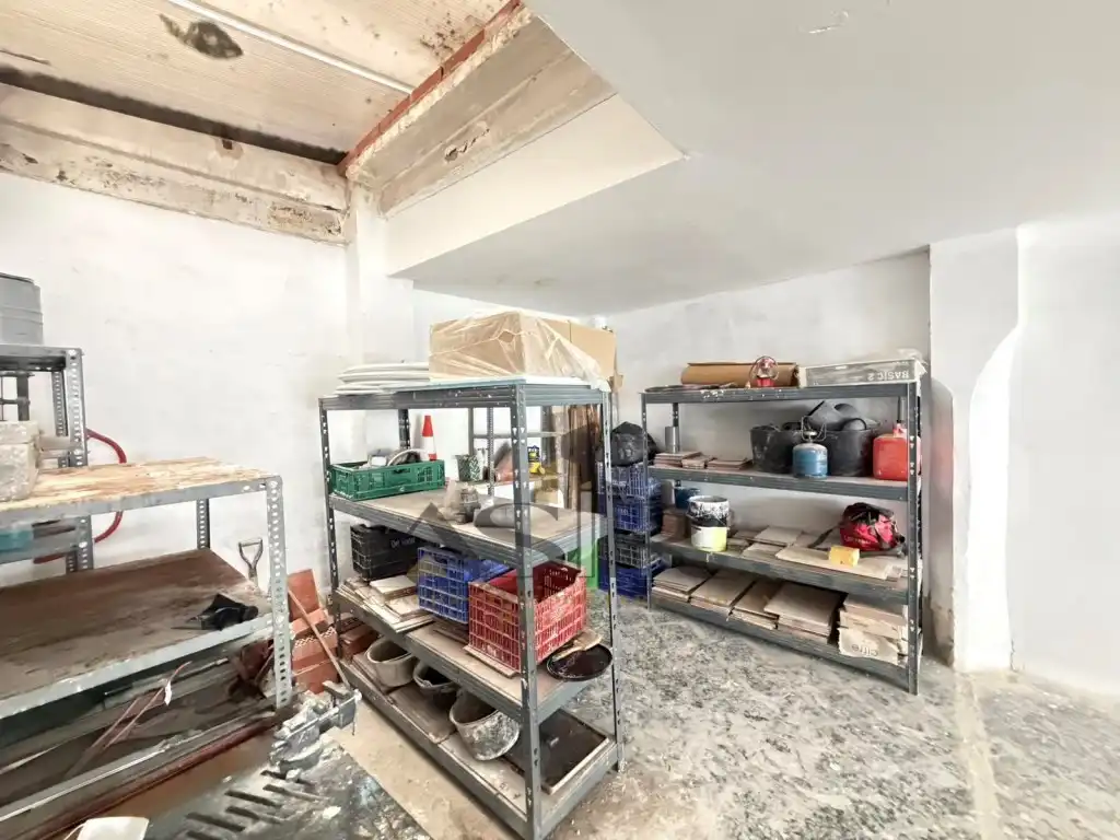 Commercial properties for sale in Casc Urbà