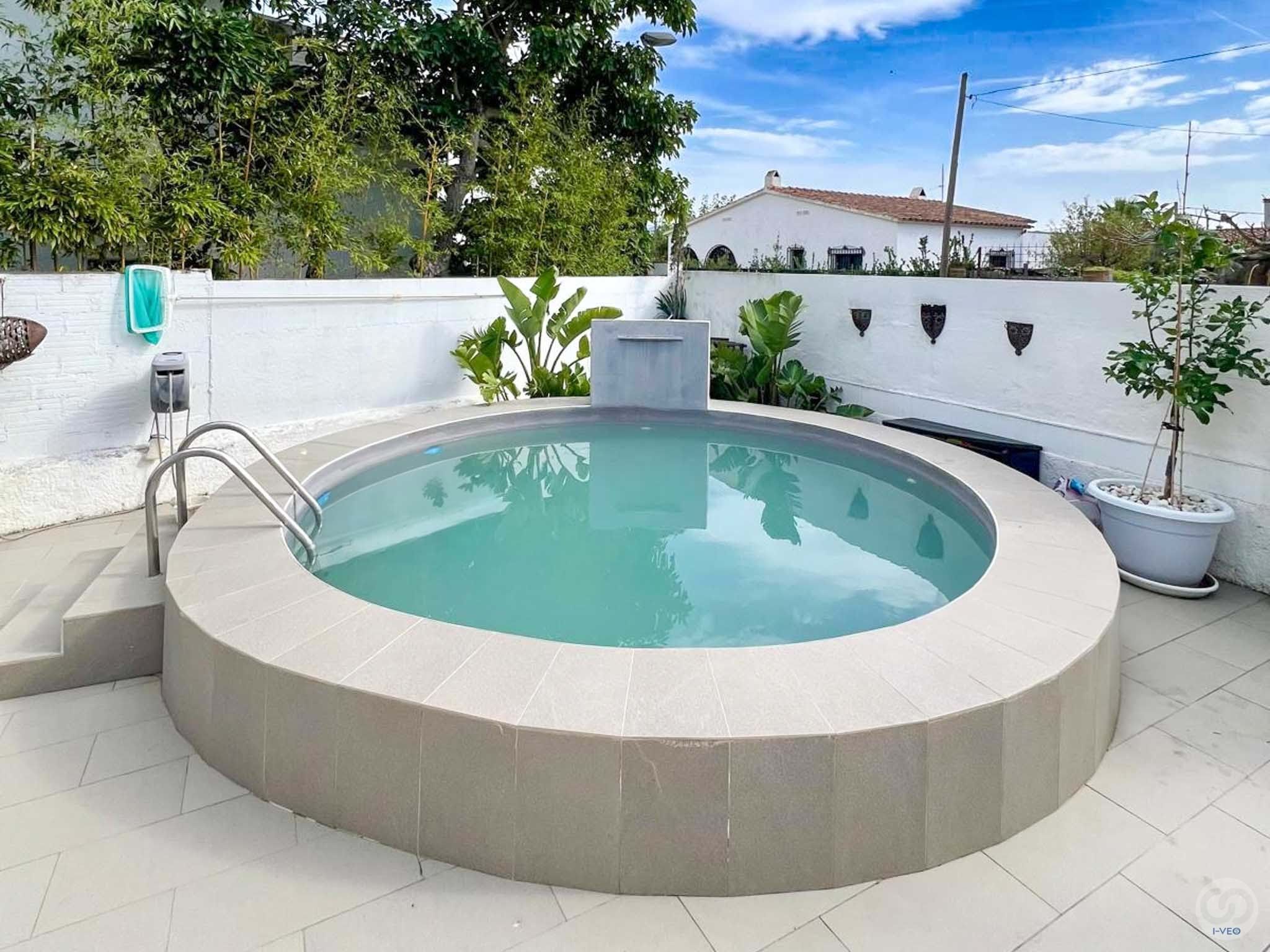 Swimming pool of House or chalet for sale in Roses  with Air Conditioner, Terrace and Storage room