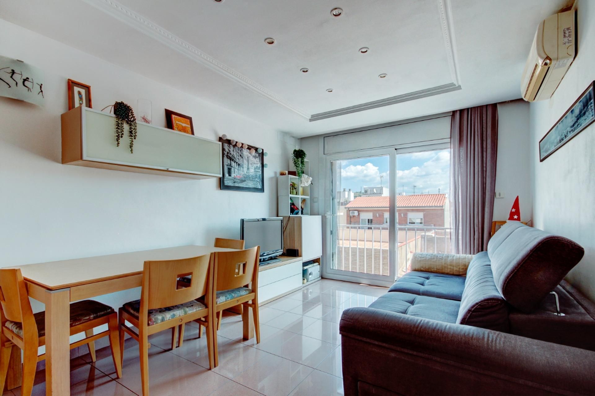 Living room of Flat for sale in Viladecans  with Air Conditioner, Heating and Balcony