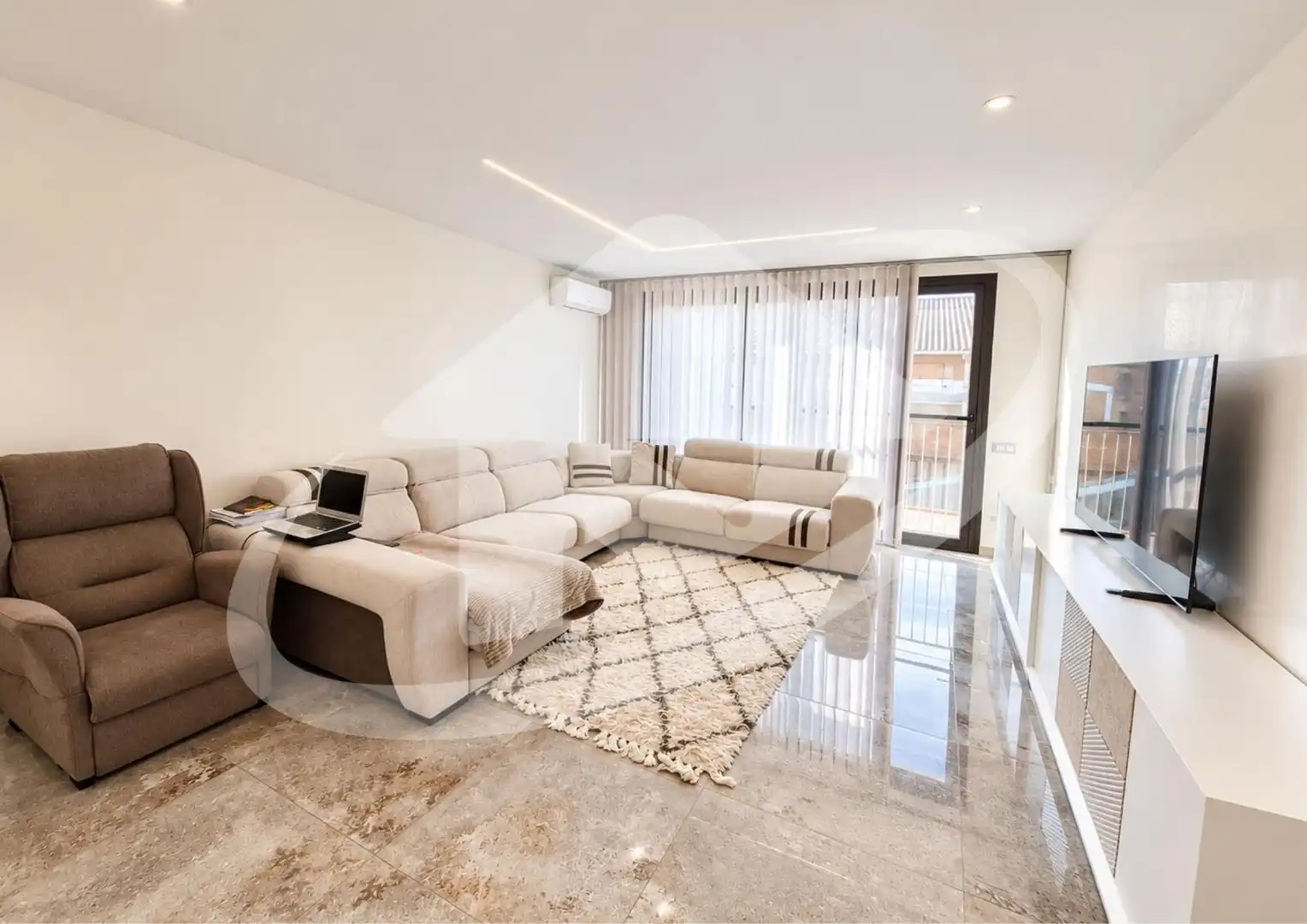 Sala d'estar de Casa adosada en venda en Creu Alta - Puiggener