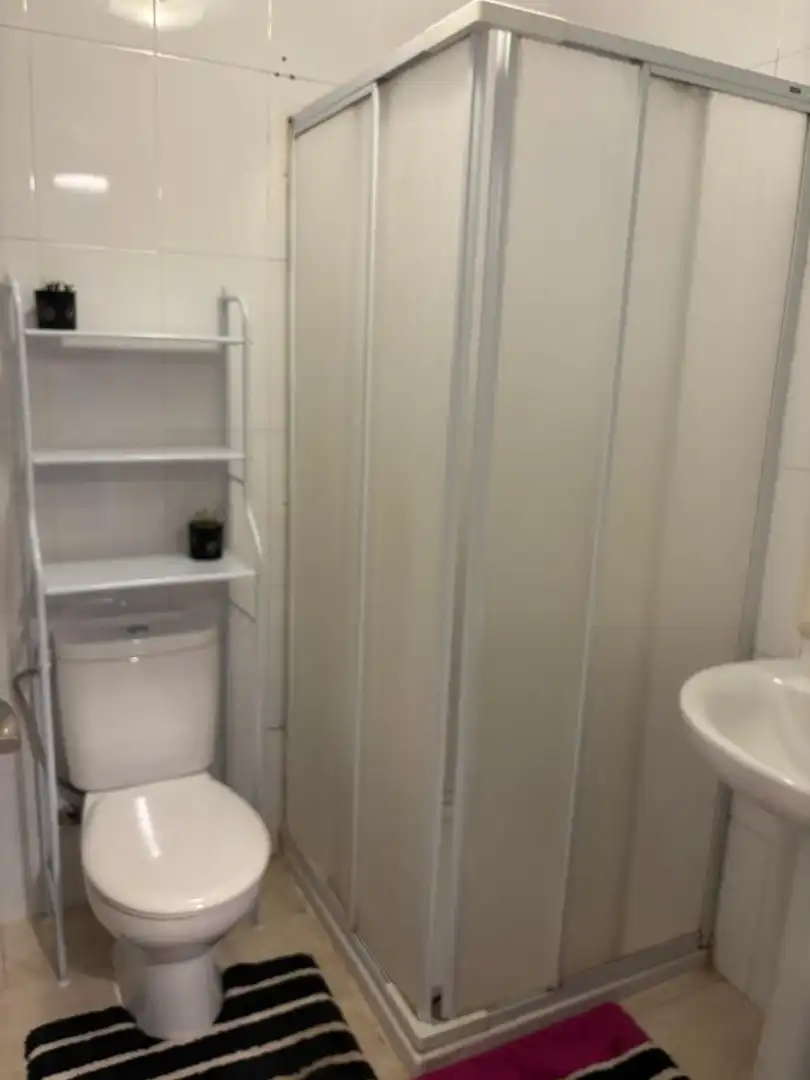 Badezimmer von Wohnung zur Miete in Mijas mit Möbliert, Waschmaschine und Mikrowelle
