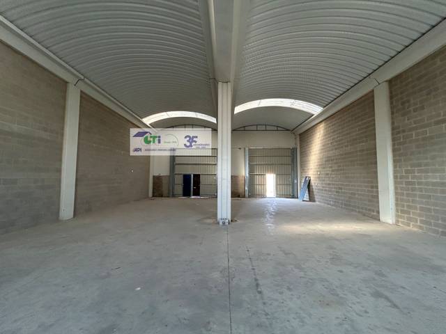 Nave industrial en Venta en CALLE AJEDREA en Cartuja Baja