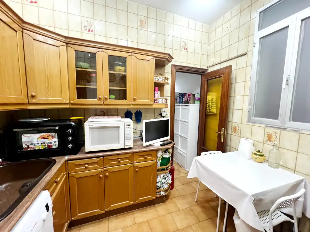 Küche von Wohnung zum Verkauf in Madrid mit Klimaanlage, Heizung und Privatgarten