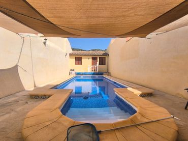 Casa con balcone in vendita a Monóvar  / Monòver