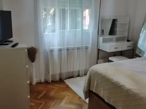 Dormitori de Pis per a compartir en El Escorial amb Calefacció, Jardí privat i Parquet