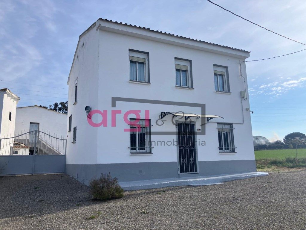 Exterior view of House or chalet for sale in Monzón