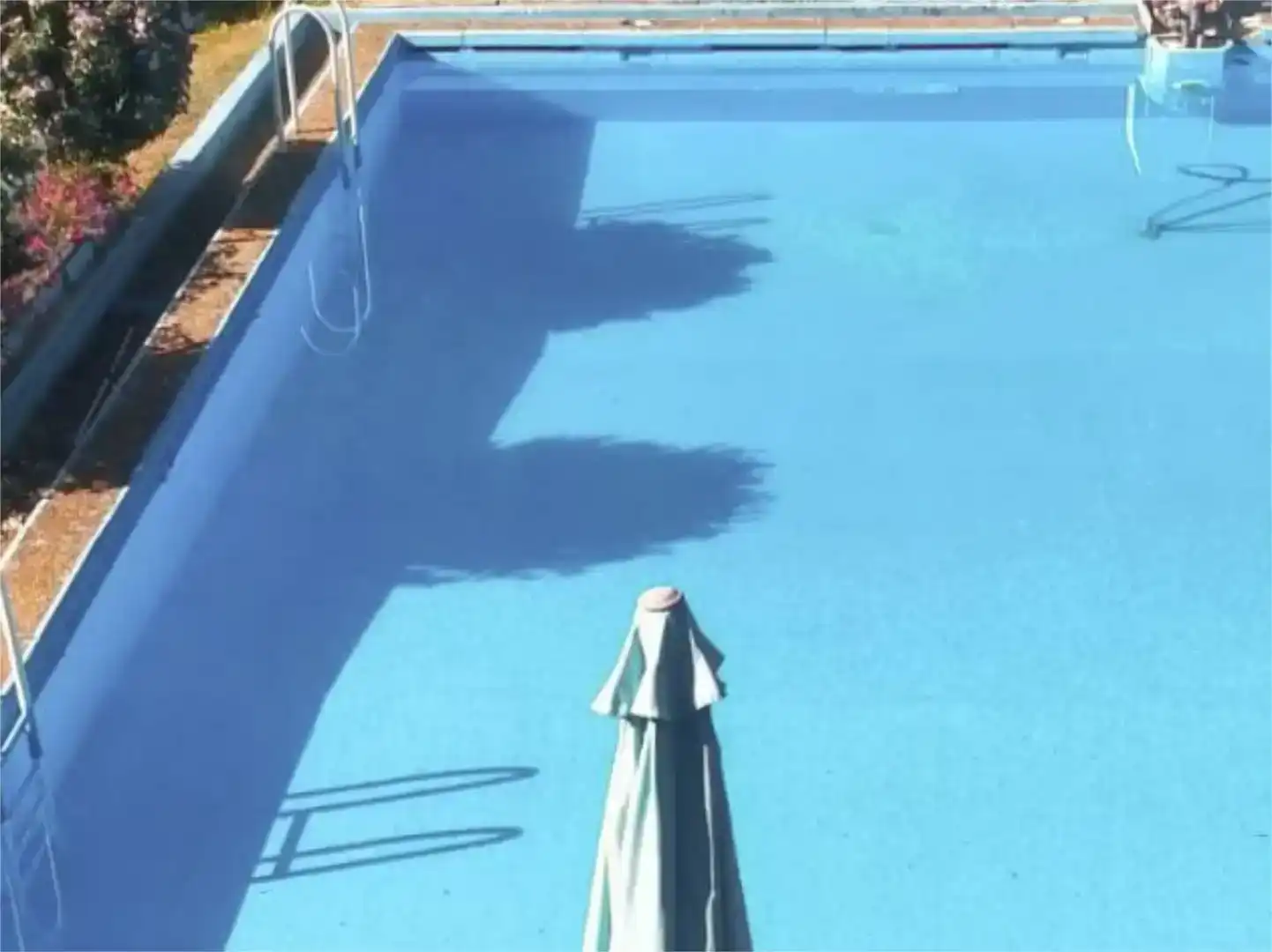 Piscina de Pis en venda en Valdepiélago amb Jardí privat, Piscina i Moblat