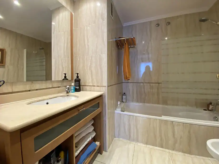 Bany de Pis en venda en Vitoria - Gasteiz amb Calefacció, Parquet i Terrassa