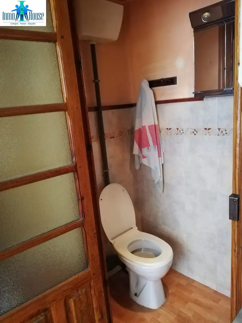 Bany de Casa o xalet en venda en Albacete amb Terrassa, Traster i Moblat