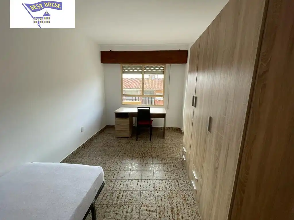 Bedroom of Flat for share in Albacete  with Heating and Balcony