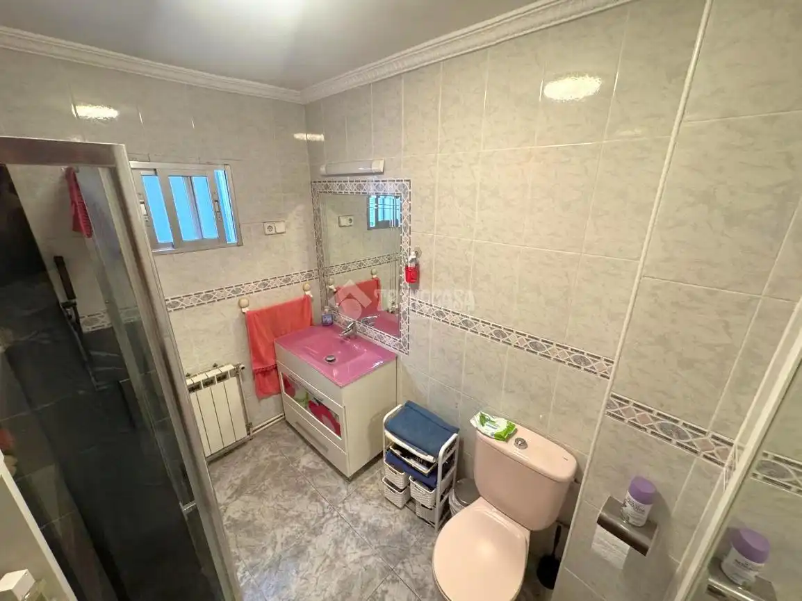 Baño de Piso en venta en Parla con Aire acondicionado, Calefacción y Terraza