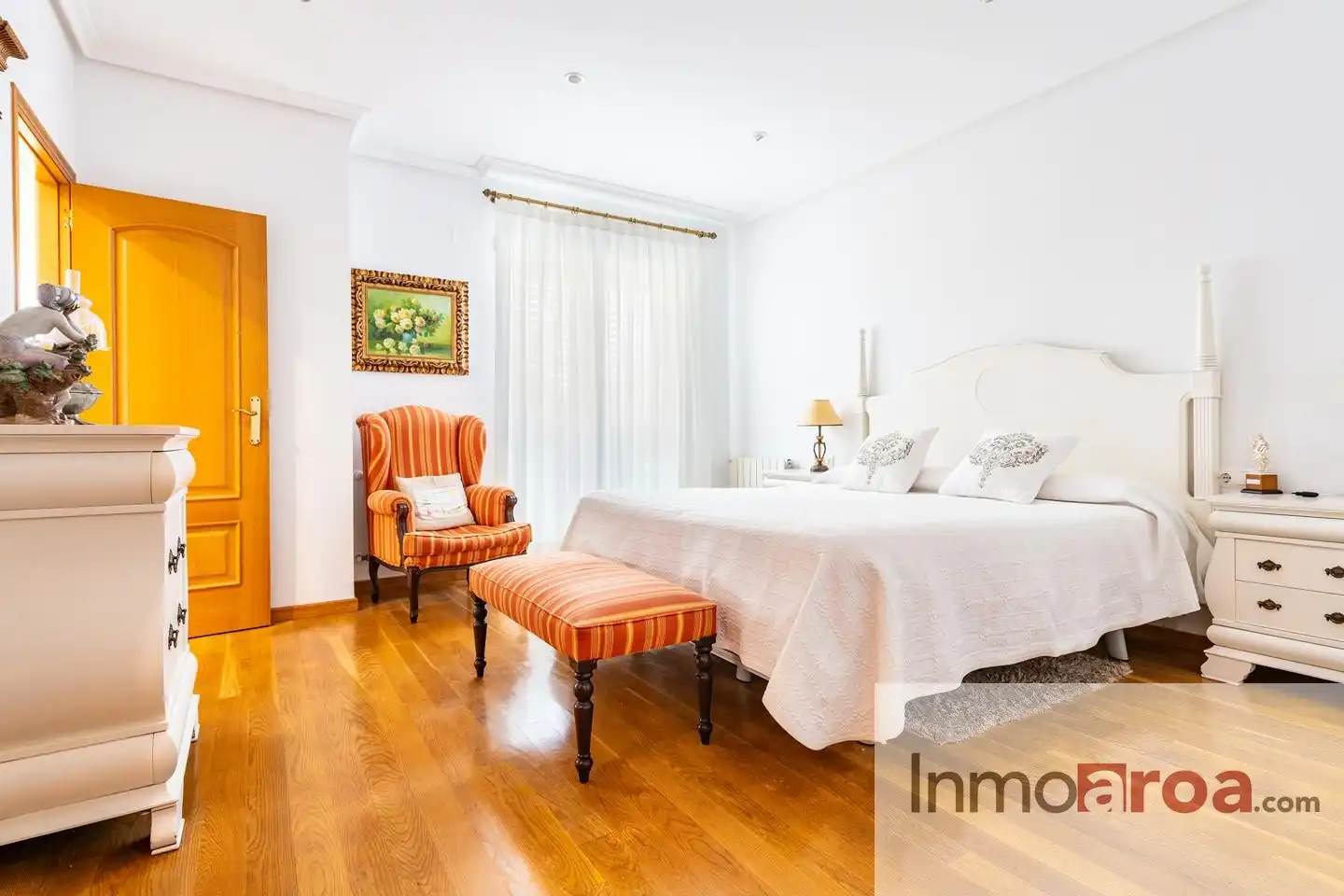 Habitación de Casa o chalet en venta en Paterna con Jardín privado, Terraza y Piscina