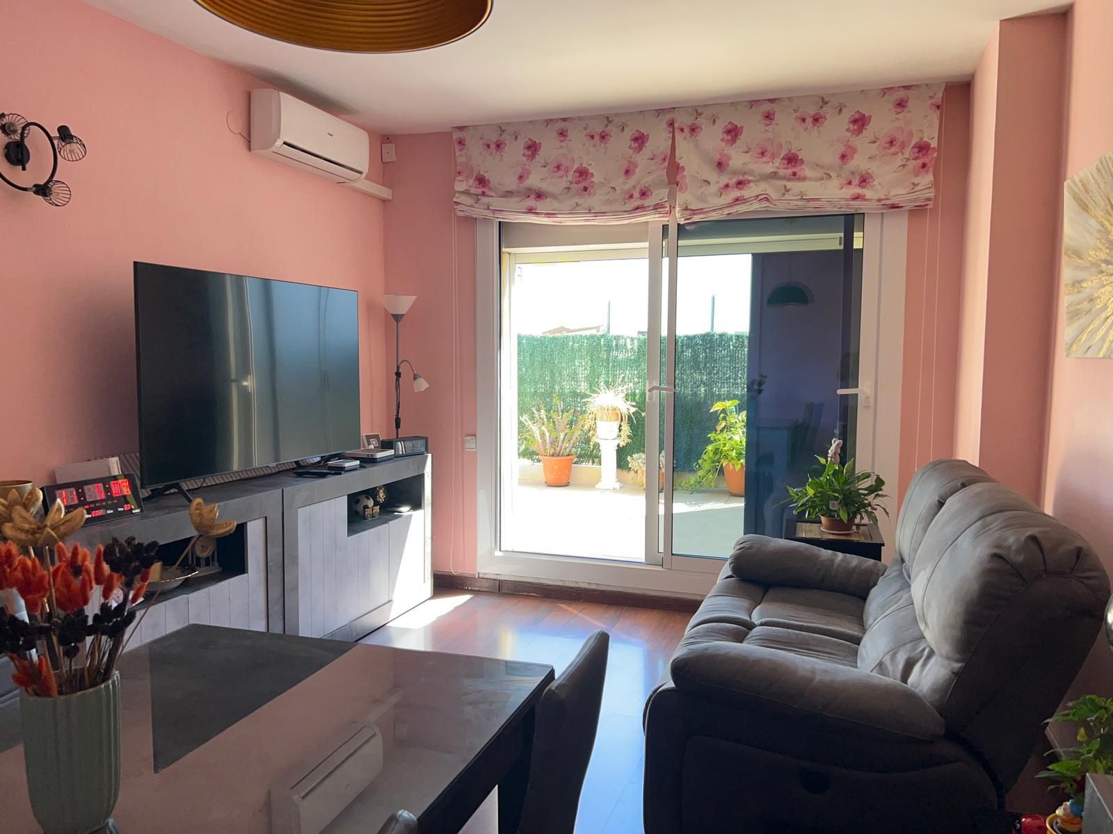 Sala de estar de Piso en venta en El Prat de Llobregat con Aire acondicionado, Calefacción y Parquet