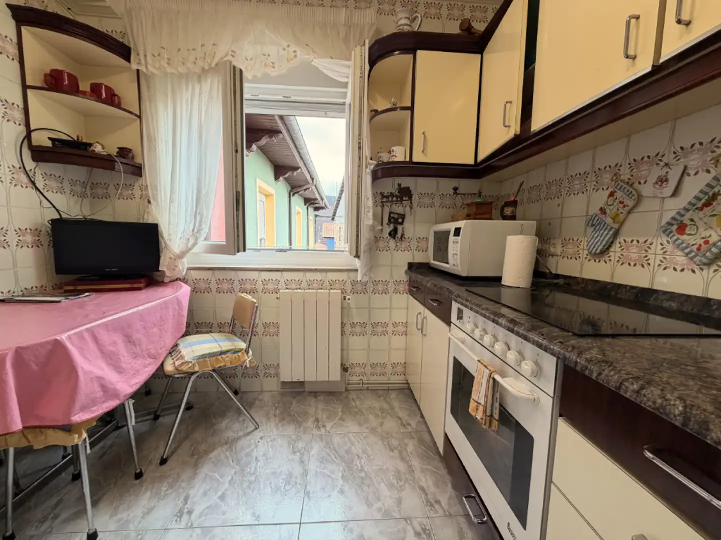 Küche von Wohnung zum Verkauf in Torrelavega  mit Heizung und Möbliert