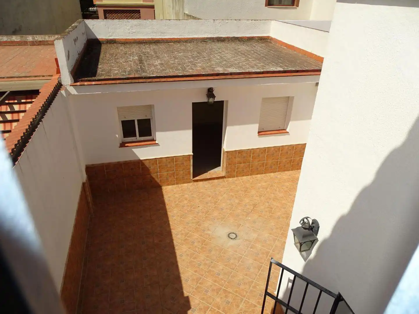 Vista exterior de Casa o xalet en venda en Utrera amb Calefacció, Terrassa i Traster