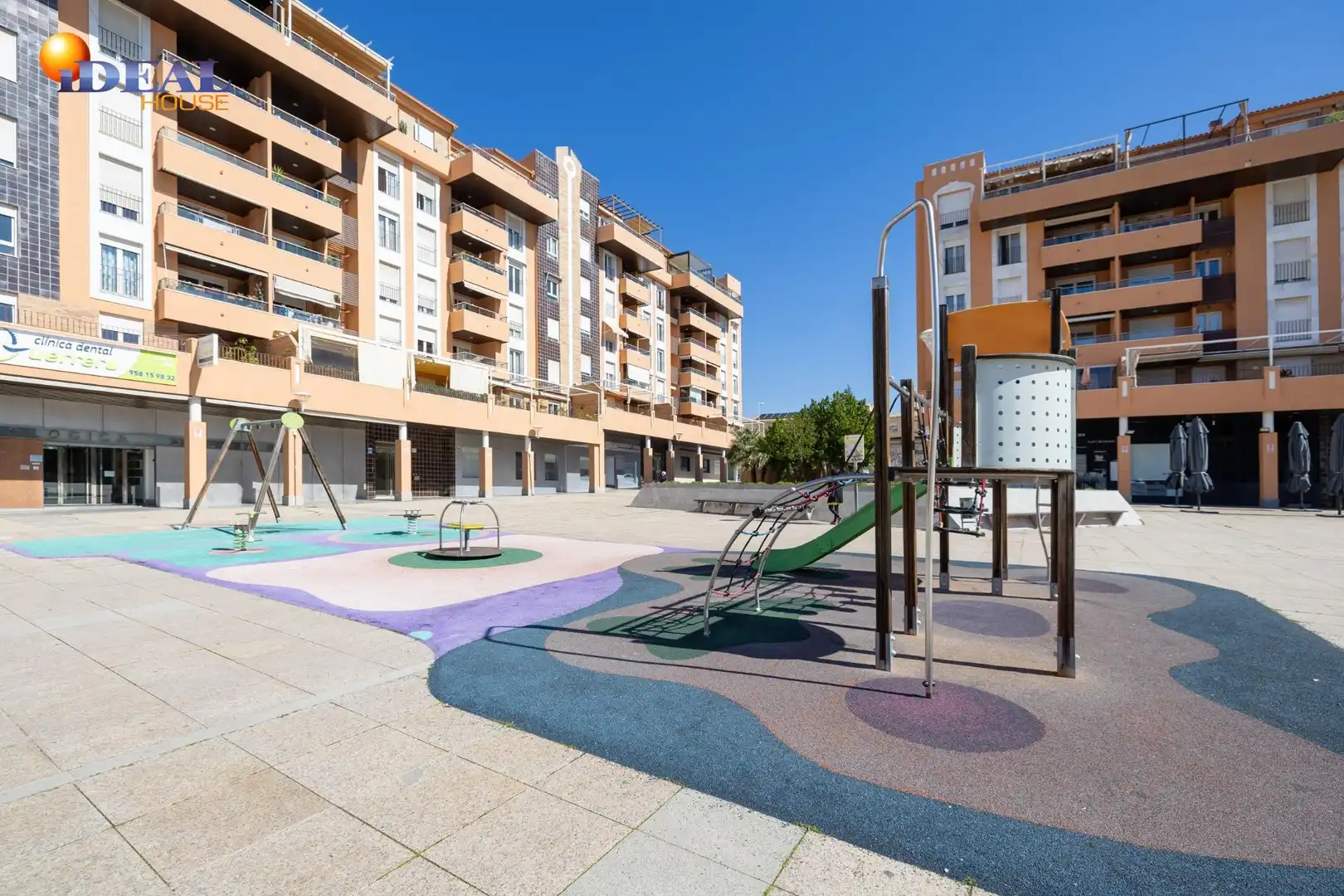 Piso con terraza en venta en Plaza CIUDAD DE LOS CARMENES, imagen 4