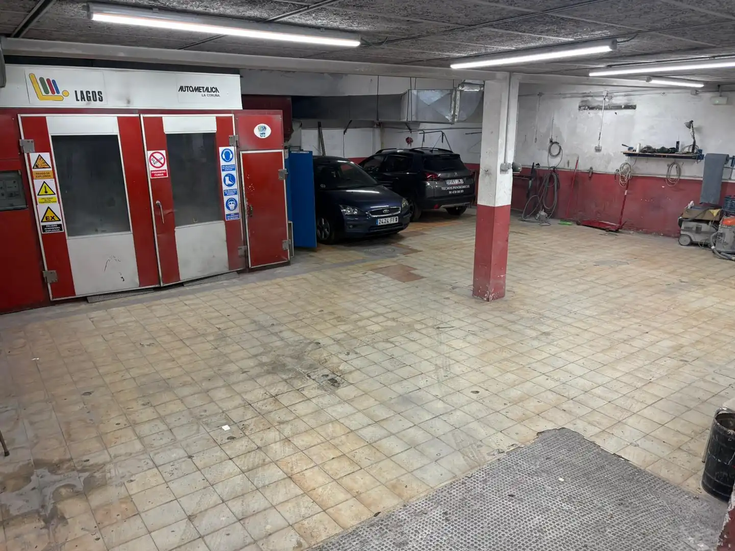 Aparcament de Local en venda en Madrid amb Aire condicionat
