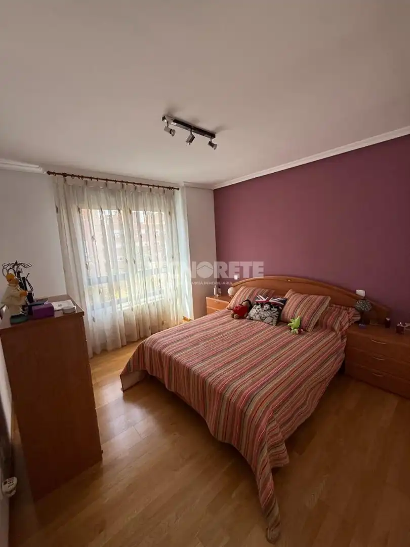 Bedroom of Flat for sale in Madrid  with Air Conditioner, Heating and Terrace