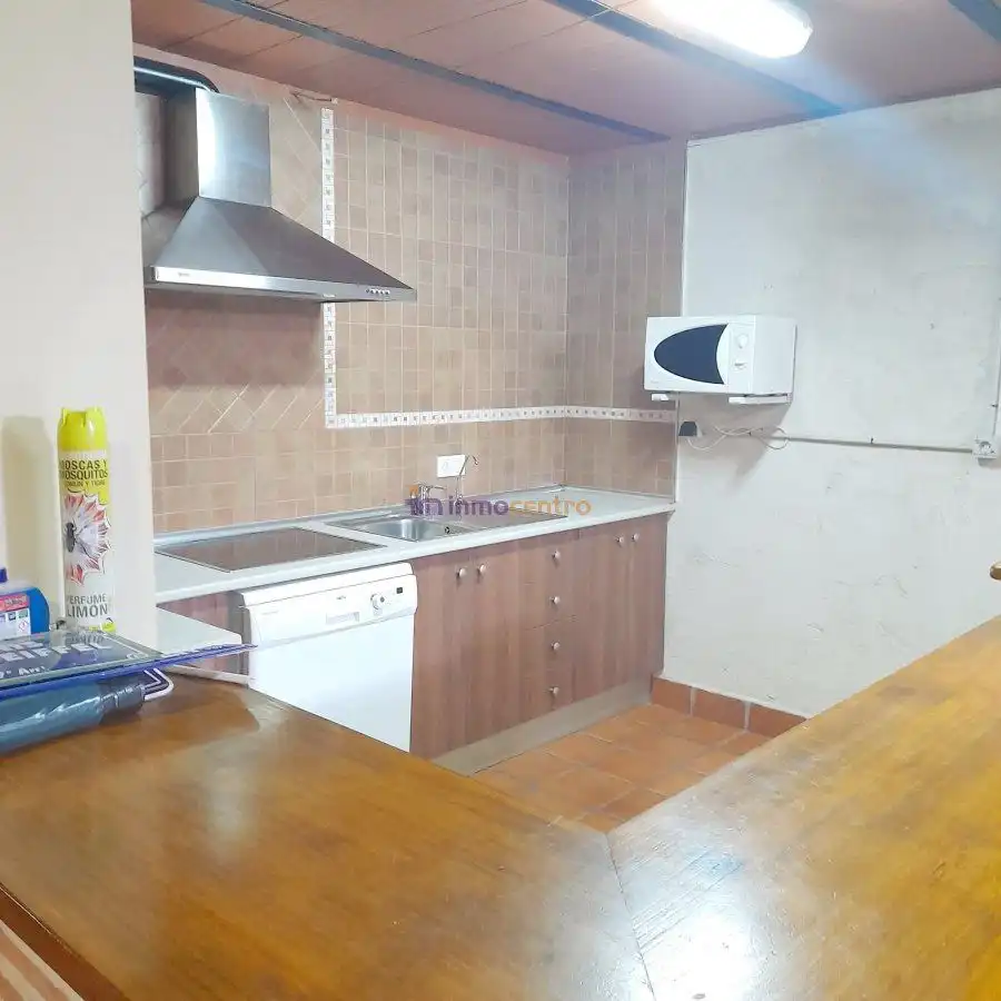Cuina de Casa o xalet en venda en Valdepeñas amb Calefacció, Piscina i Jacuzzi