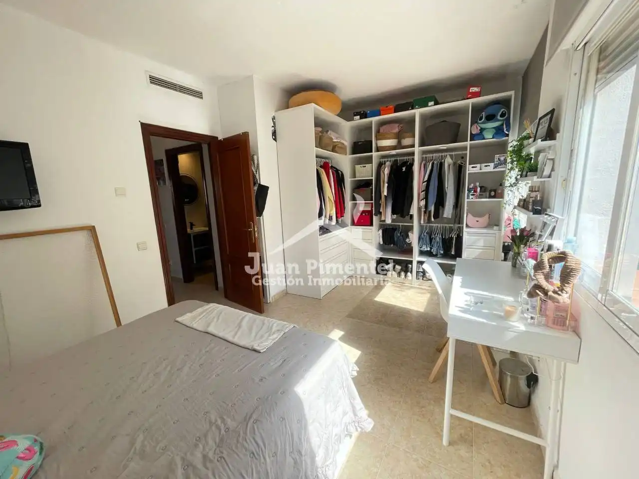 Dormitori de Casa adosada en venda en Estepona amb Aire condicionat, Jardí privat i Terrassa