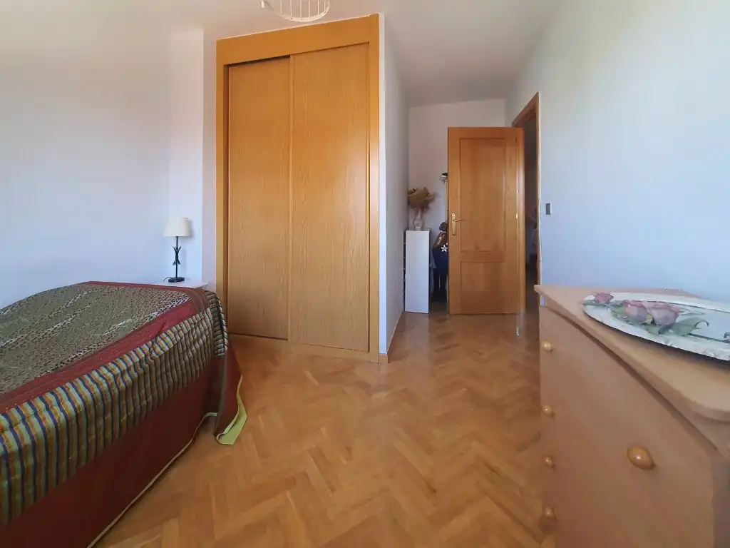 Dormitori de Casa adosada en venda en Colmenar Viejo amb Aire condicionat, Jardí privat i Terrassa