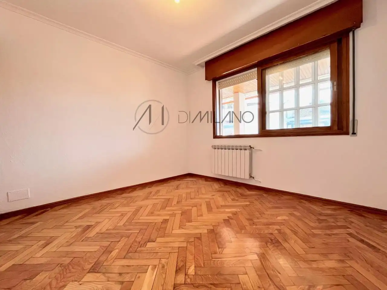 Sala d'estar de Àtic de lloguer en Vigo  amb Calefacció, Parquet i Terrassa