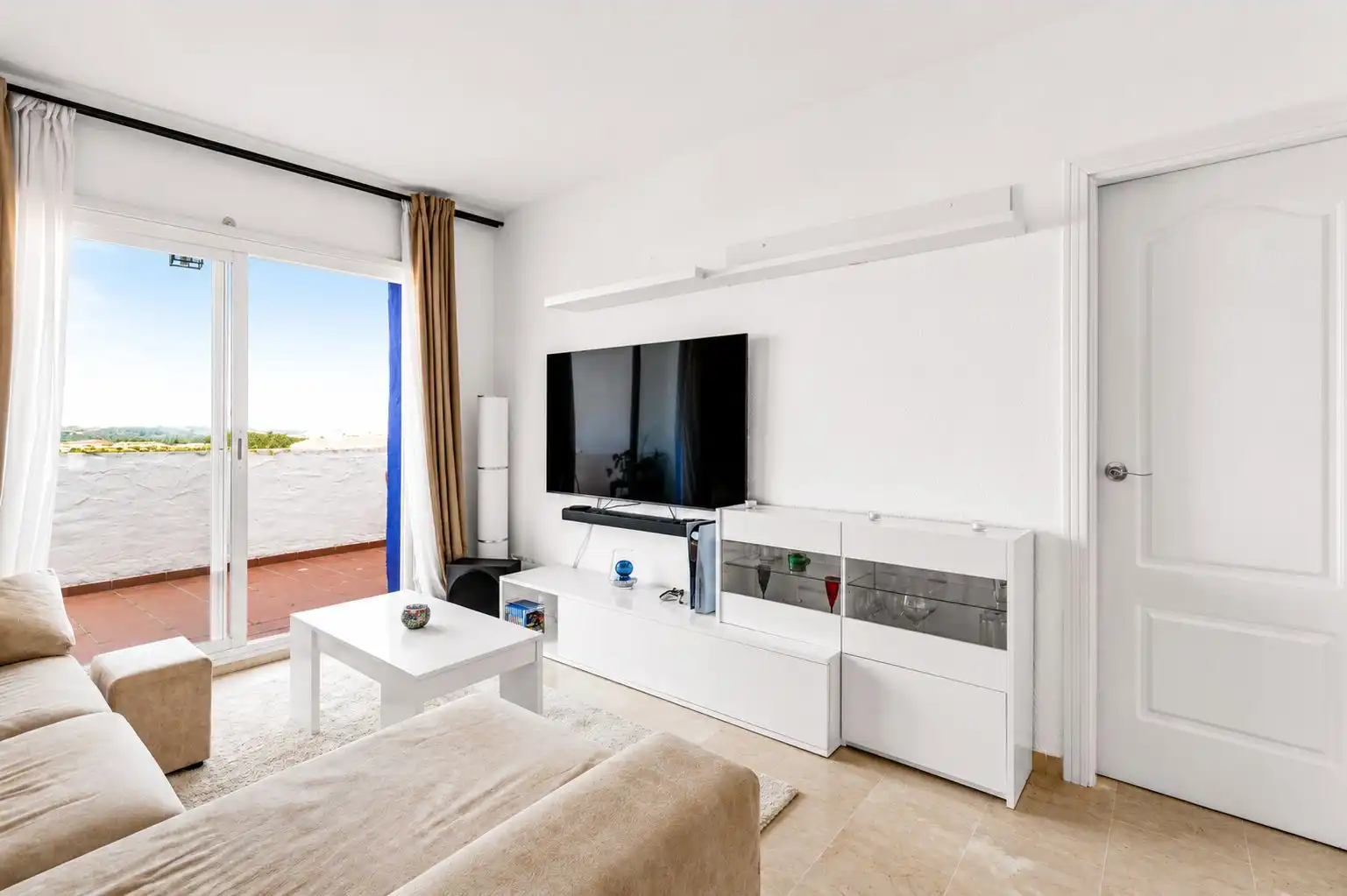 Apartamento con piscina en venta en Riviera del Sol, imagen 6