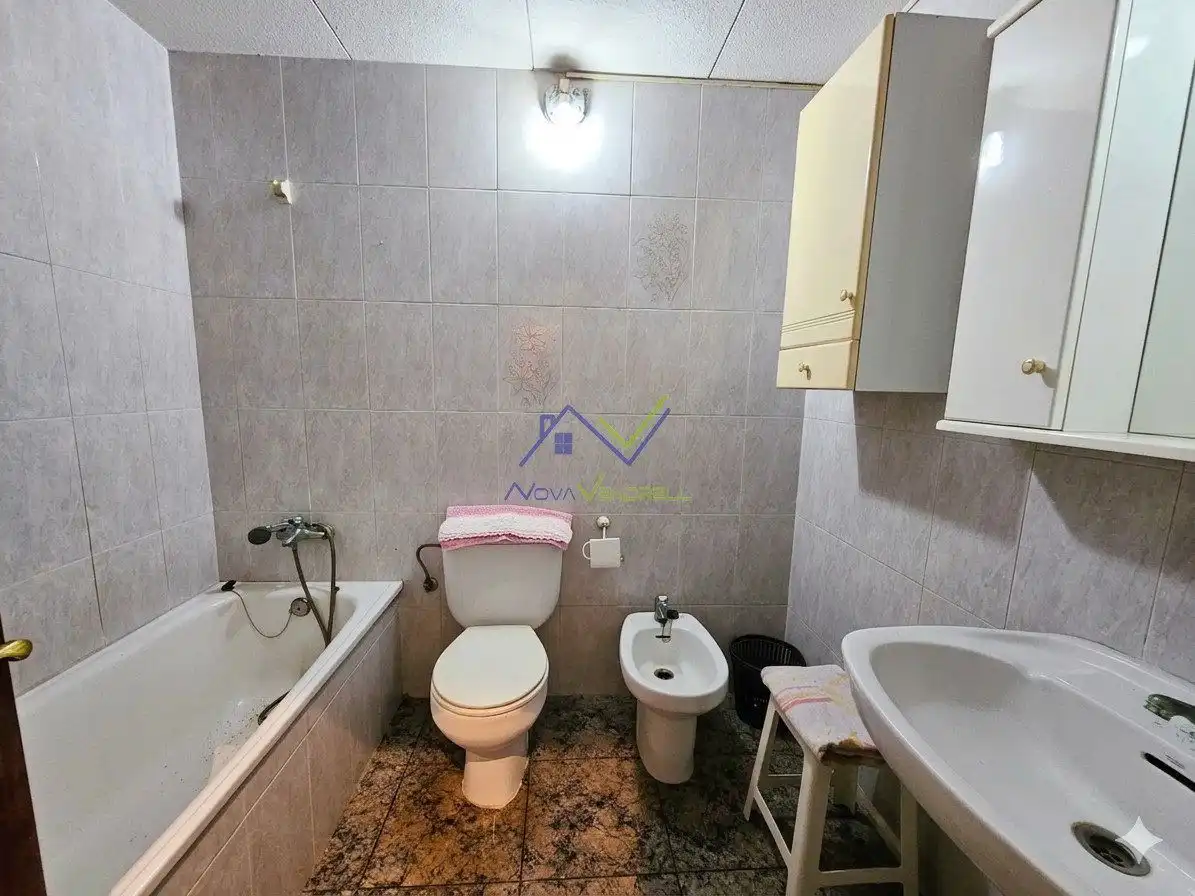 Baño de Piso en venta en El Vendrell con Balcón