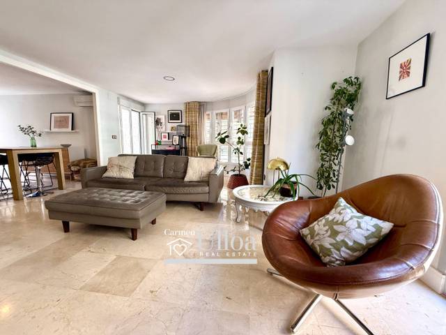 Piso en Venta en Calle del Pintor Aparicio en Ensanche - Diputación