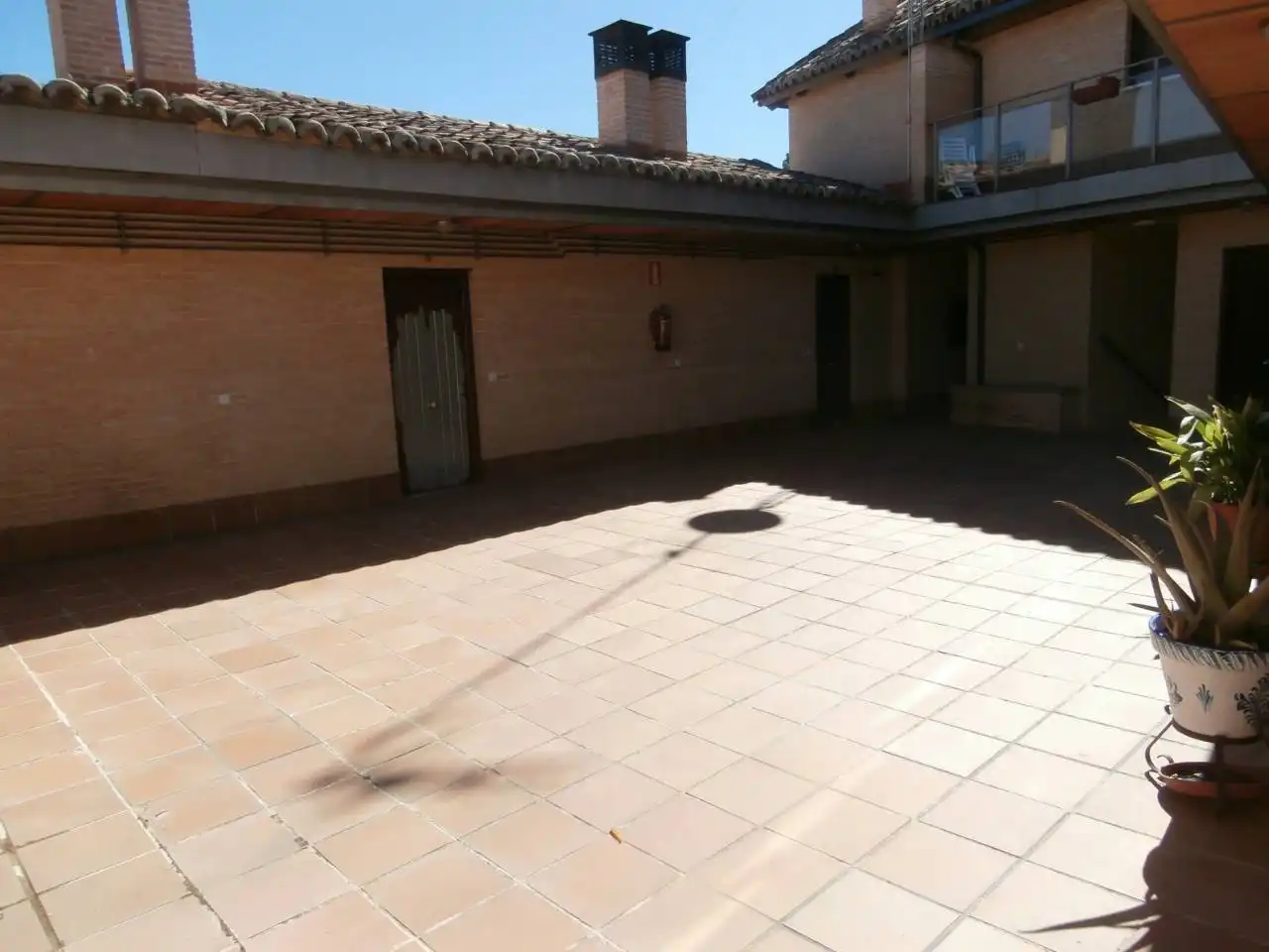 Dúplex de alquiler en Calle C. PIEDRABUENA, Los Cigarrales-La Bastida