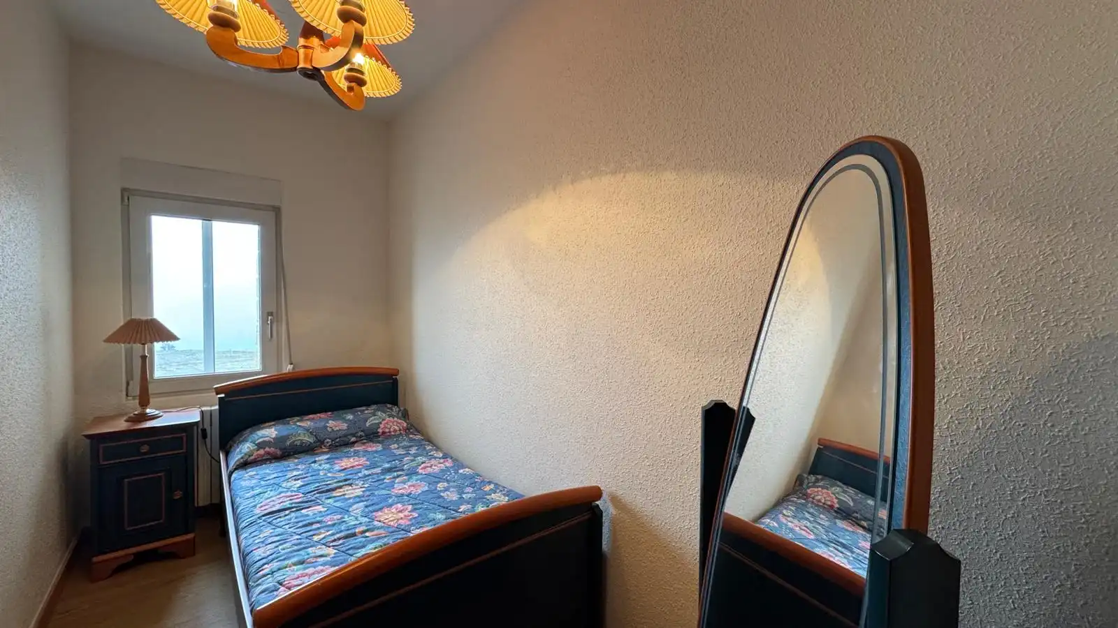 Habitación de Casa adosada en venta en Hermandad de Campoo de Suso con Calefacción, Parquet y Terraza