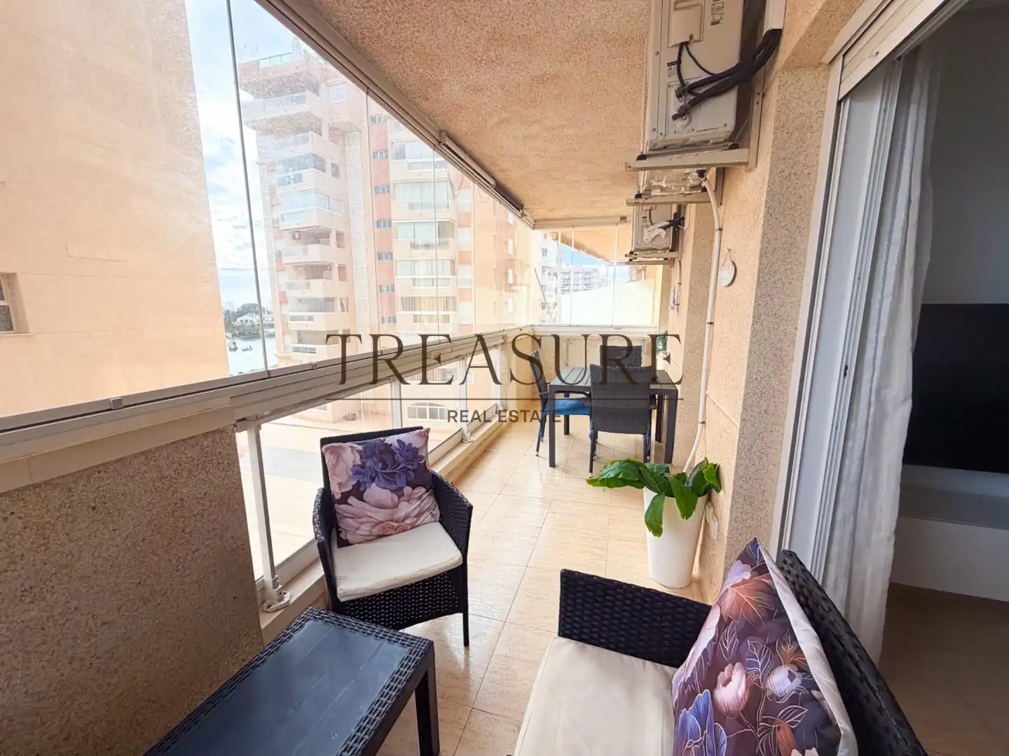 Terrassa de Apartament en venda en La Manga del Mar Menor amb Aire condicionat, Terrassa i Moblat