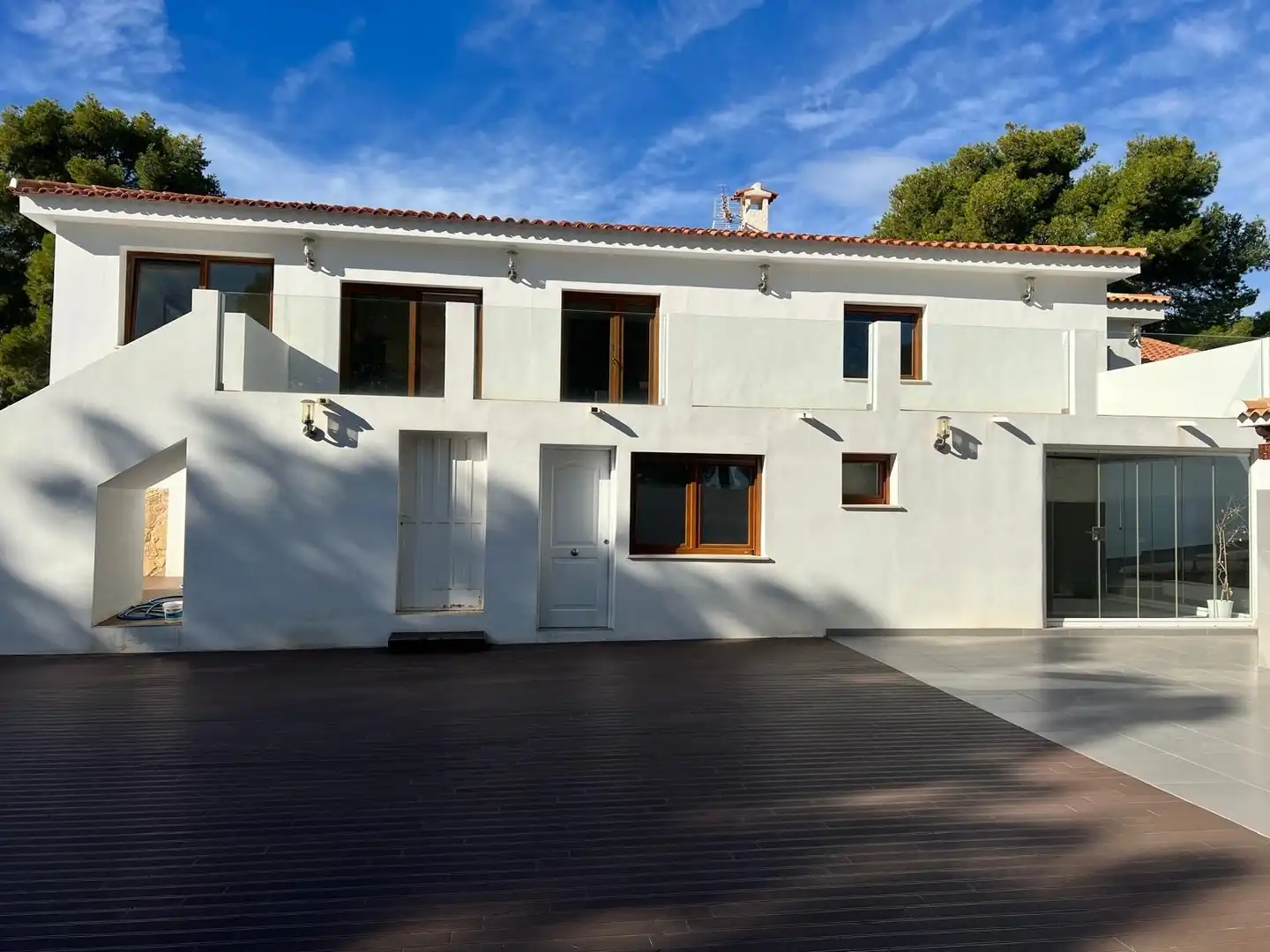 Vista exterior de Casa o xalet en venda en La Nucia amb Jardí privat, Terrassa i Piscina