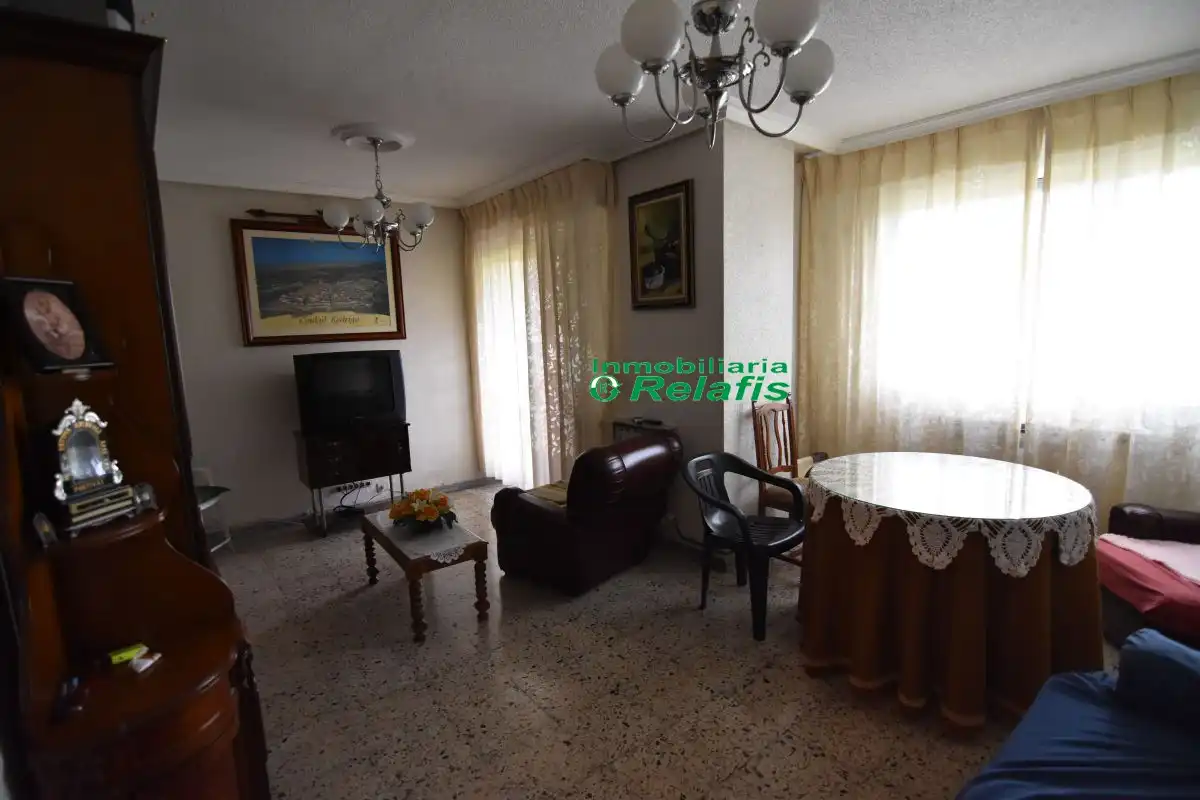 Sala de estar de Piso en venta en Ciudad Rodrigo con Calefacción, Terraza y Amueblado