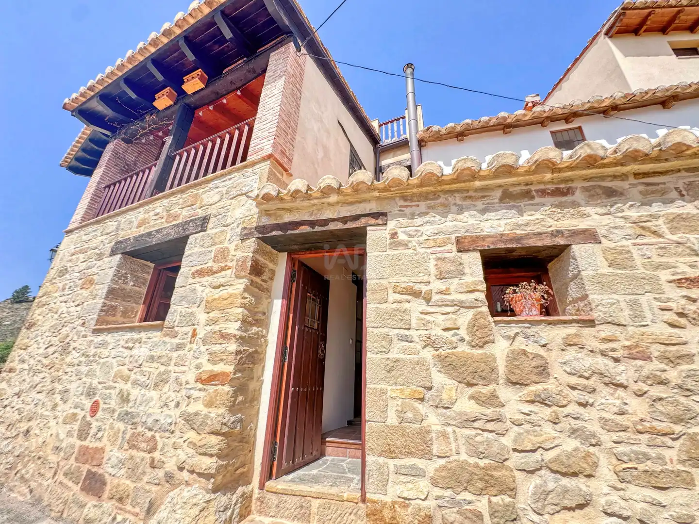 Vista exterior de Finca rústica en venda en Rubielos de Mora amb Calefacció i Terrassa