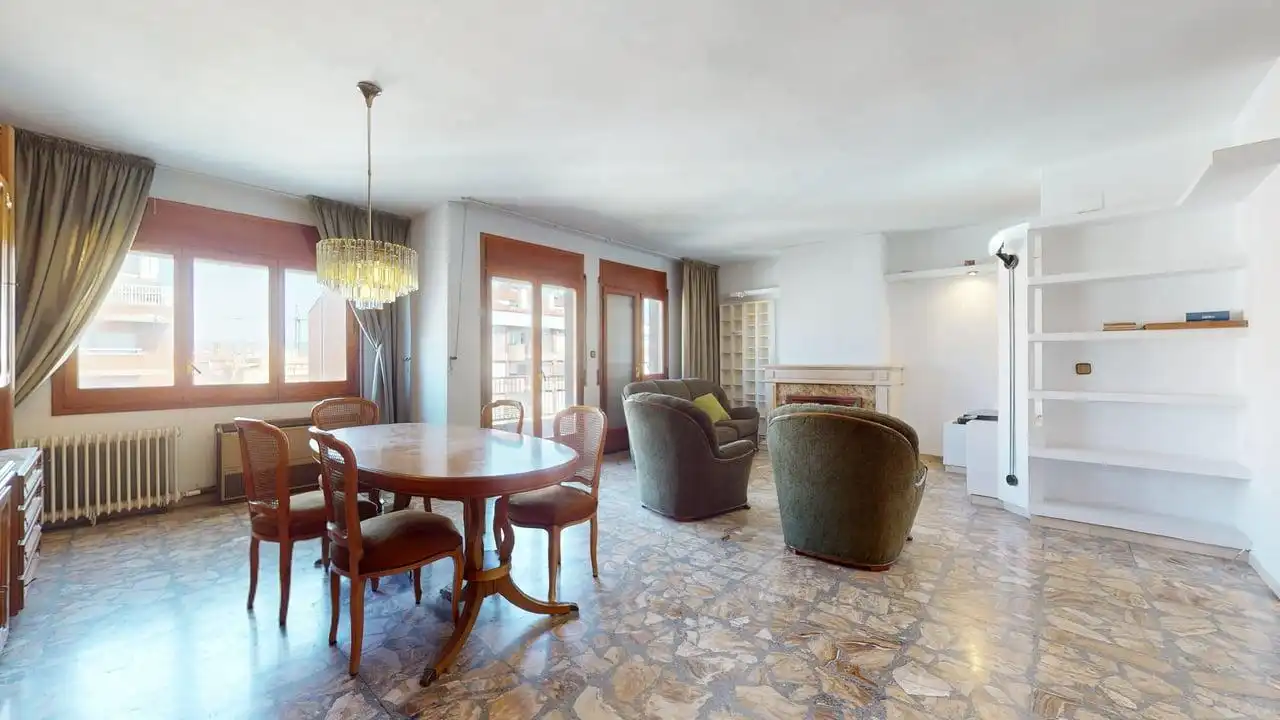 Appartamento con terrazza in vendita a Carrer de Latorre, imagen 4