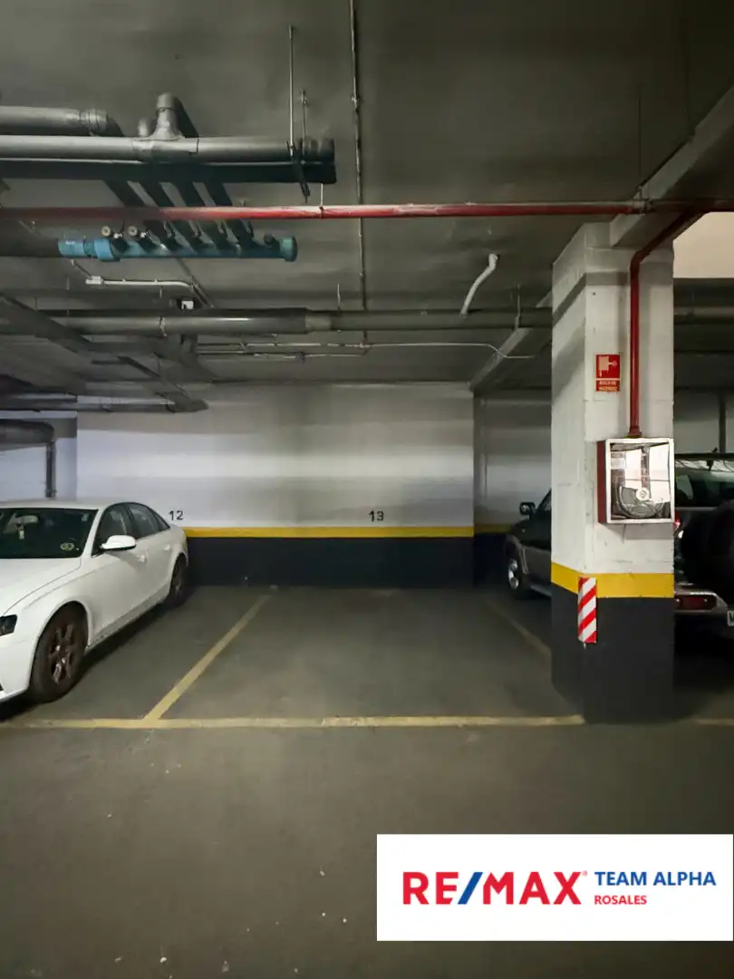 Parking of Flat for sale in Madrid  with Heating, Private garden and Parquet flooring