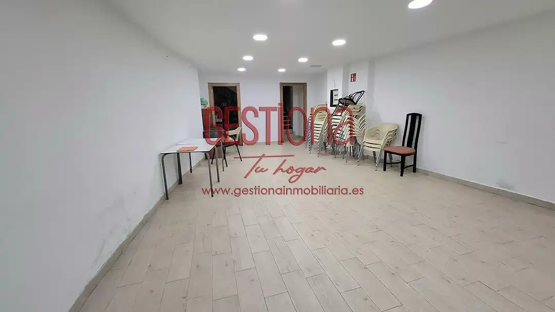 Local comercial en venda a Renedo, imagen 2