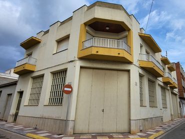 Haus mit Balkon zum Verkauf in L'Aldea
