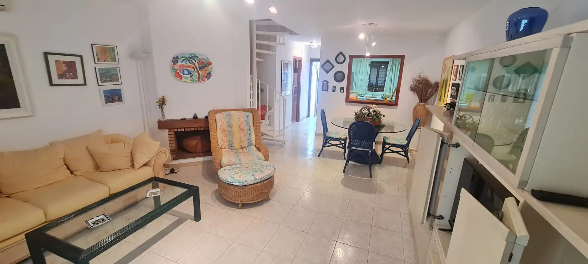 Wohnzimmer von Einfamilien-Reihenhaus zum Verkauf in Alcalà de Xivert mit Klimaanlage, Terrasse und Möbliert