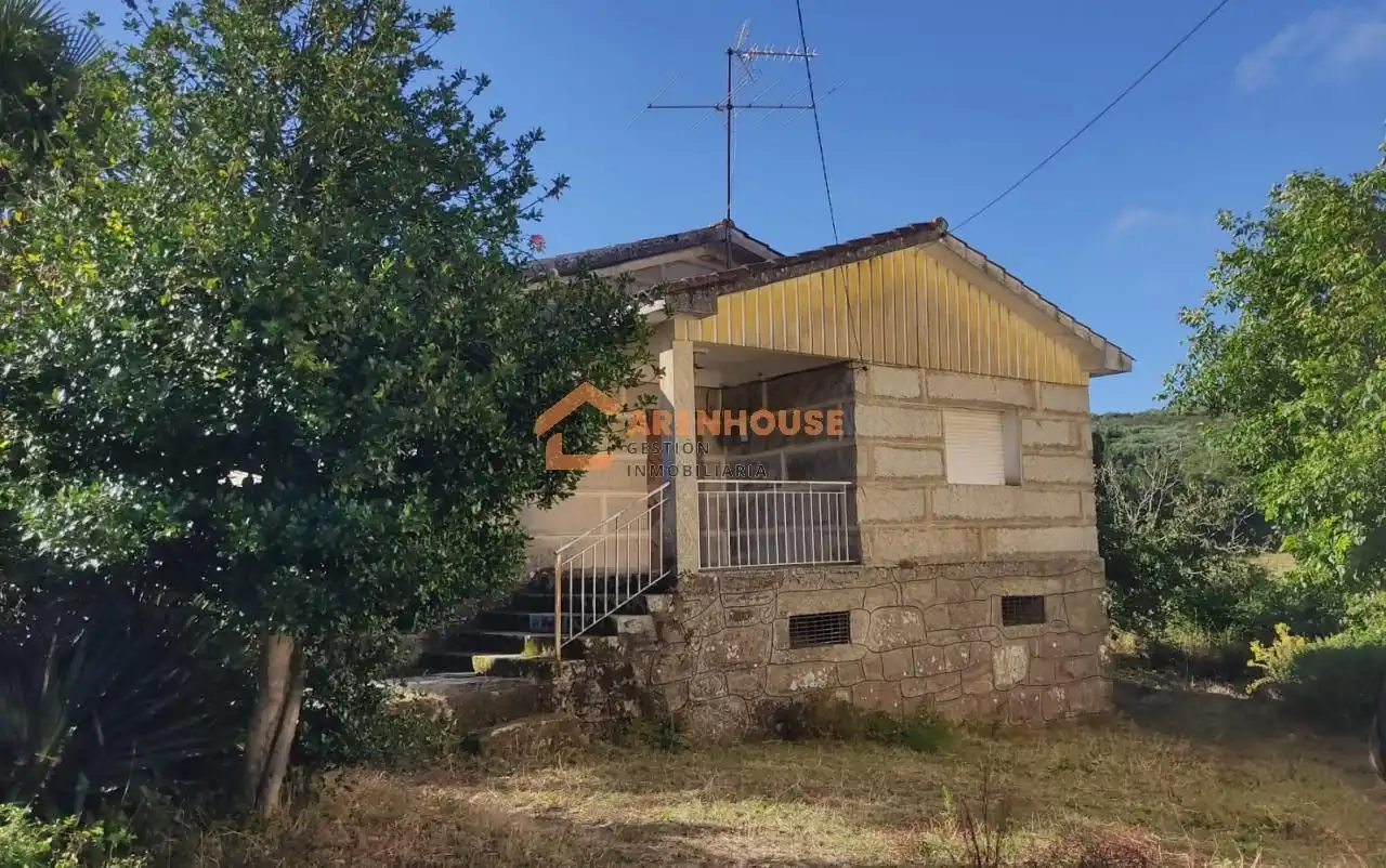 Casa amb terrassa en venda a San Cristovo de Cea, imagen 3