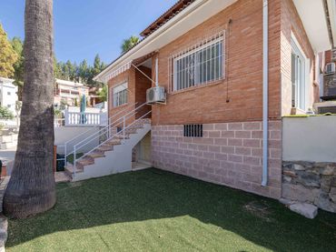 Xalet amb jardí en venda a Calle Aruba