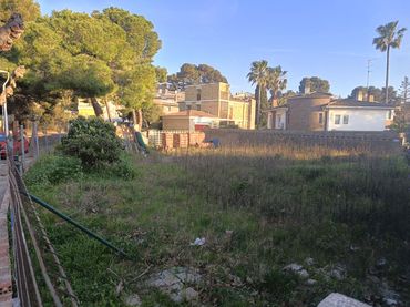 Terreno residenziale in vendita a Calle Ventura Gassol i Rovira 18