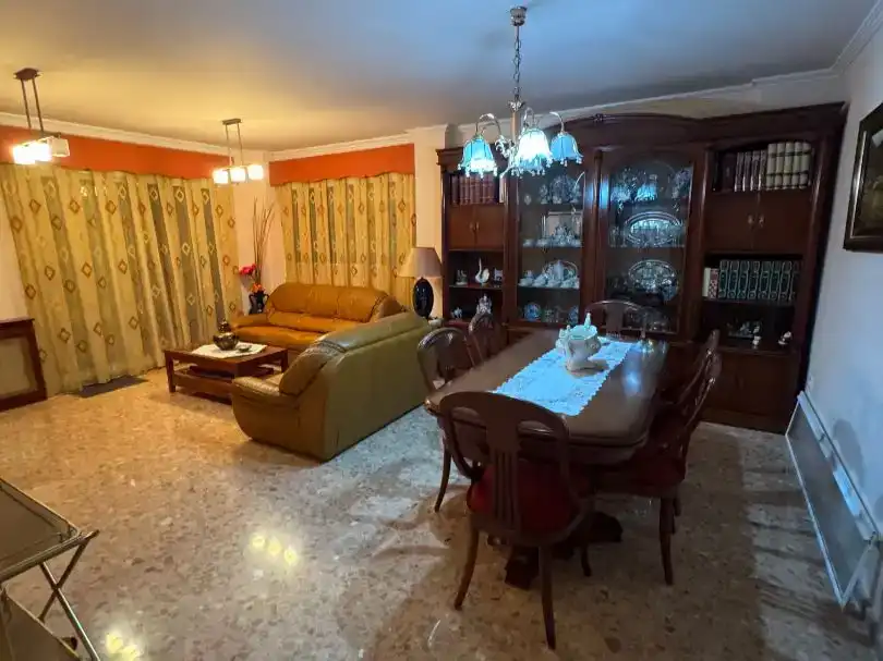 Comedor de Piso en venta en Sagunto / Sagunt con Terraza y Balcón