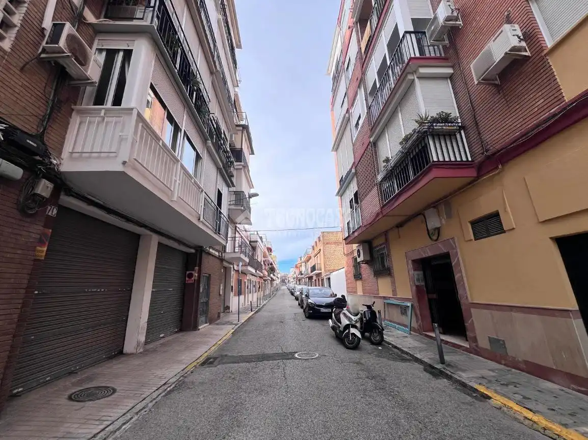 Exterior view of Single-family semi-detached for sale in Mairena del Aljarafe